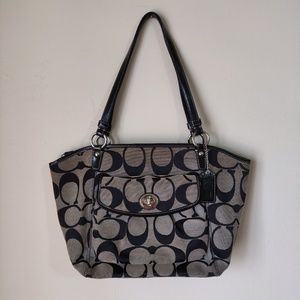 Women's Coach Shoulder Bag
